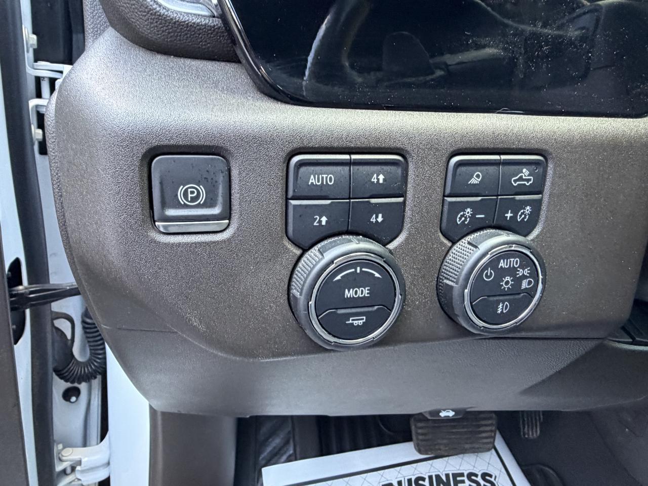 Chevrolet Silverado 1500 LTZ Crew Cab 4WD 2024