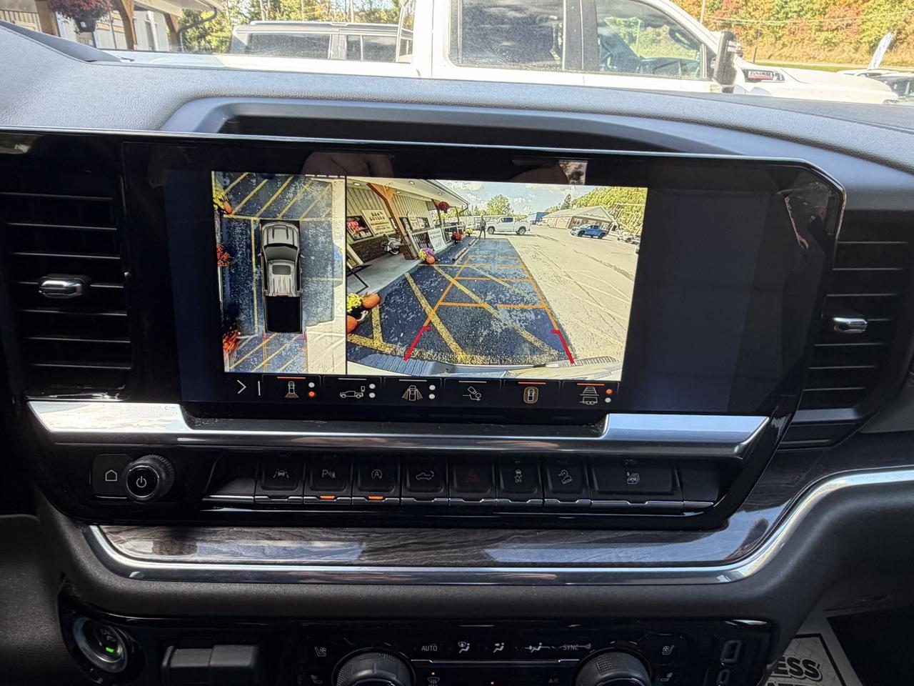 Chevrolet Silverado 1500 LTZ Crew Cab 4WD 2024
