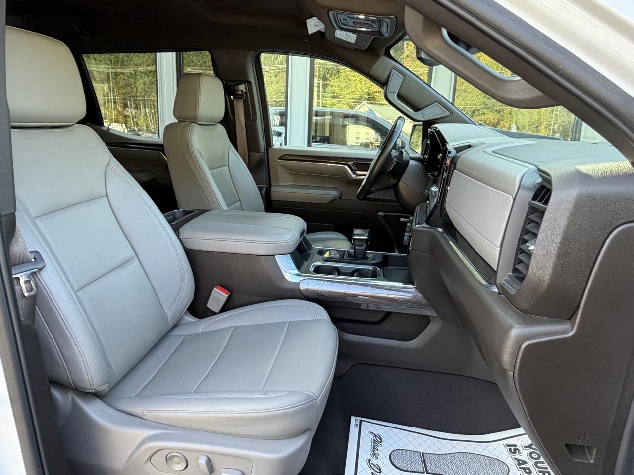Chevrolet Silverado 1500 LTZ Crew Cab 4WD 2024