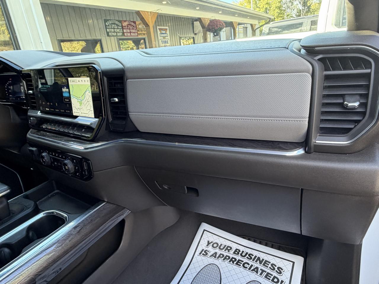 Chevrolet Silverado 1500 LTZ Crew Cab 4WD 2024