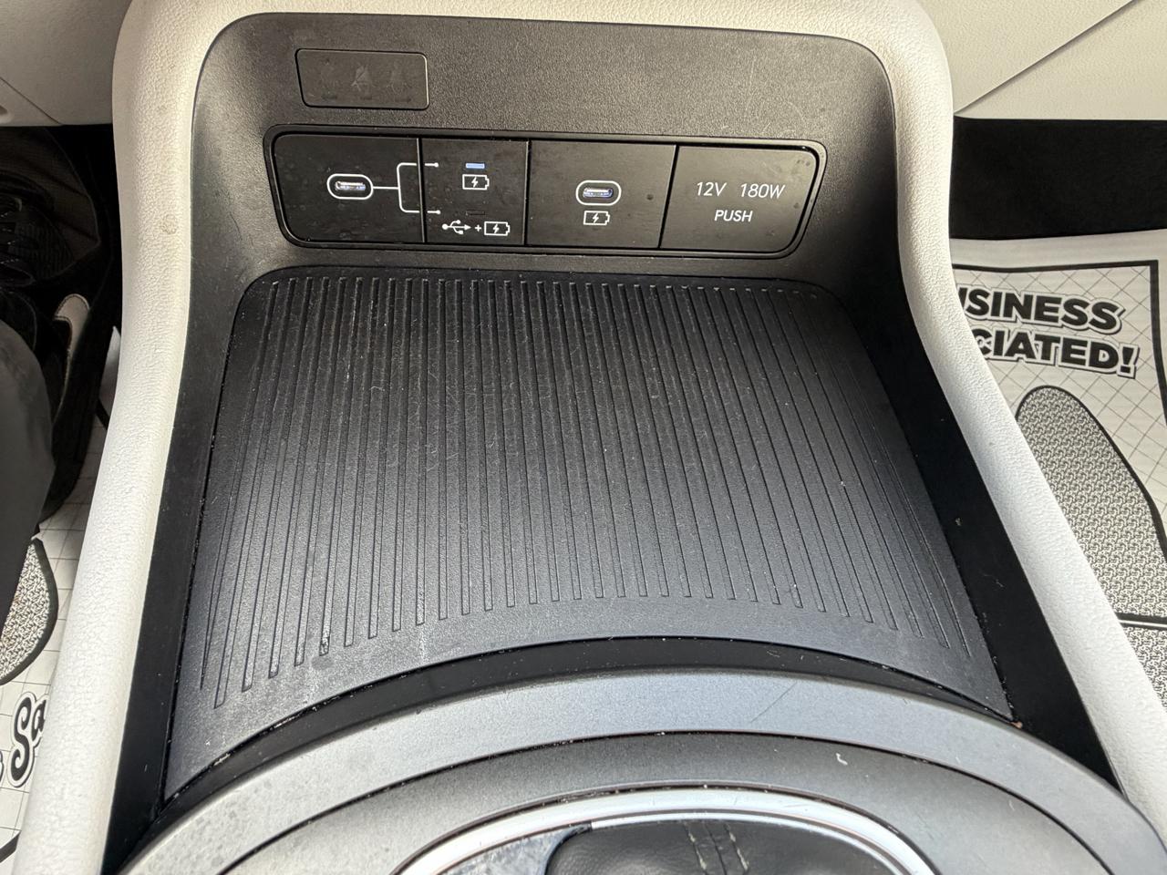 Hyundai Kona SEL AWD 2025