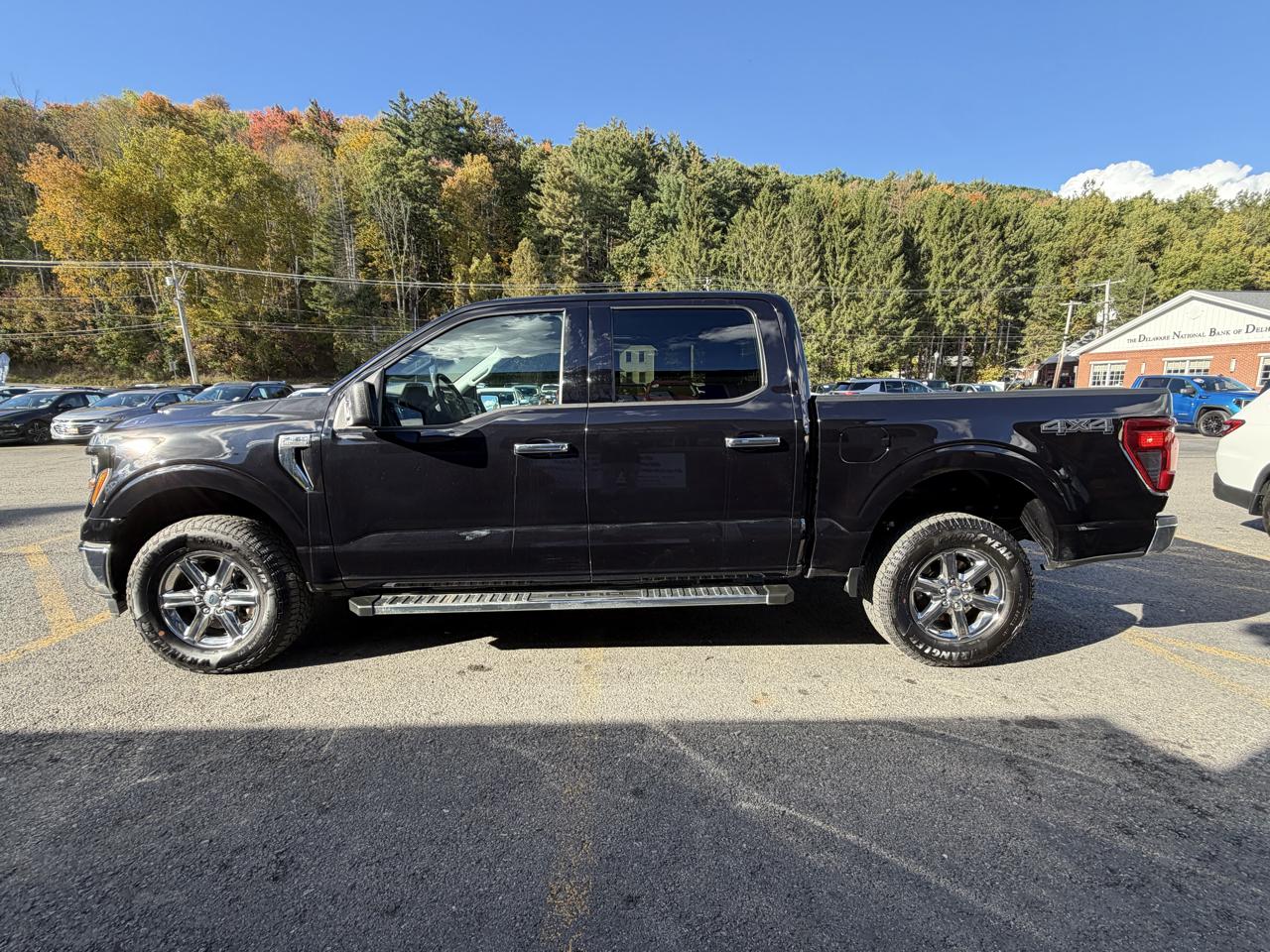 Ford F-150 XLT SuperCrew 4WD 2025