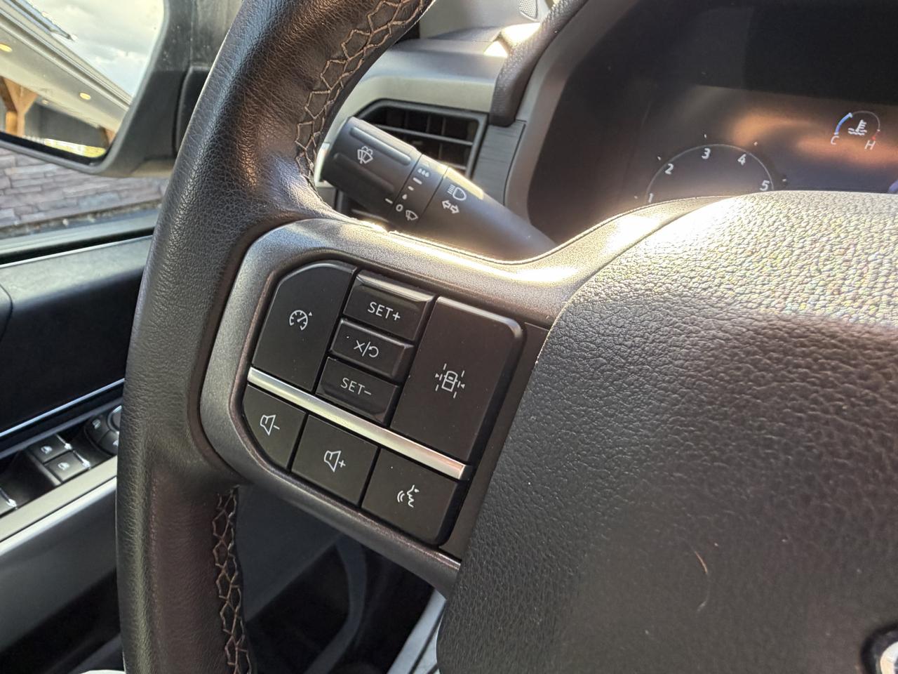 Ford F-150 XLT SuperCrew 4WD 2025