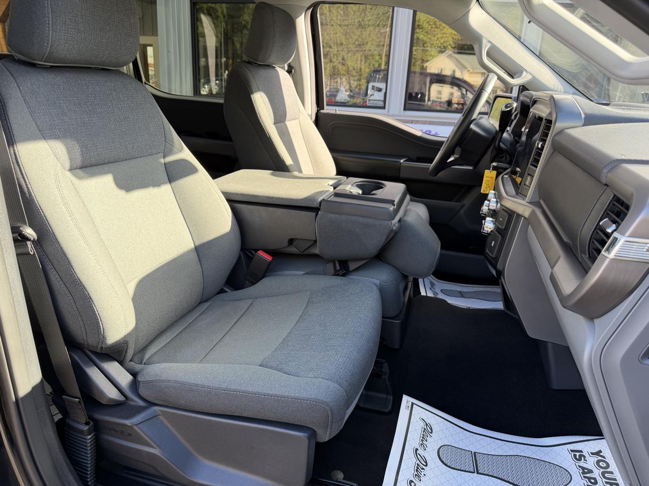 Ford F-150 XLT SuperCrew 4WD 2025