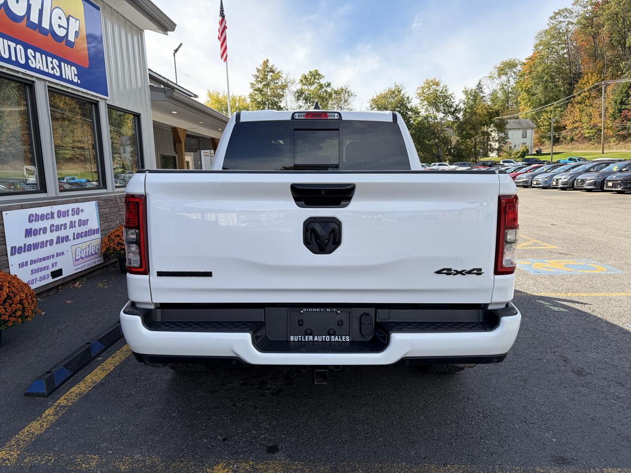RAM 1500 Big Horn Crew Cab SWB 4WD 2023