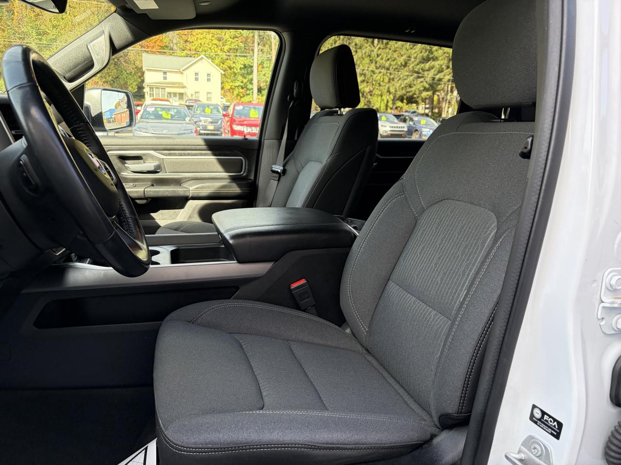RAM 1500 Big Horn Crew Cab SWB 4WD 2023