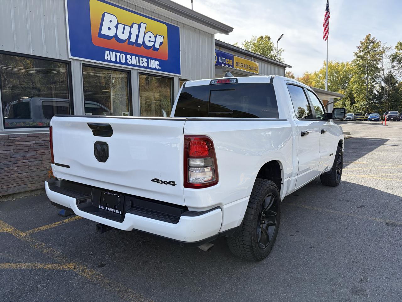 RAM 1500 Big Horn Crew Cab SWB 4WD 2023