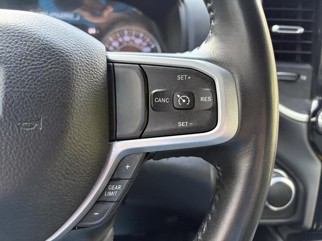 RAM 1500 Big Horn Crew Cab SWB 4WD 2023