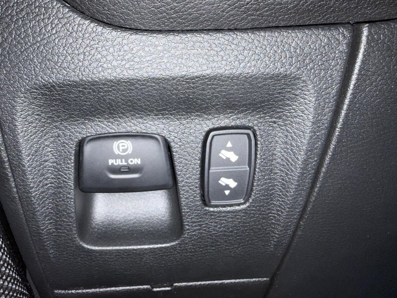 RAM 1500 Big Horn Crew Cab SWB 4WD 2023