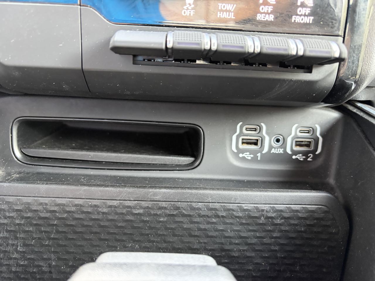 RAM 1500 Big Horn Crew Cab SWB 4WD 2023