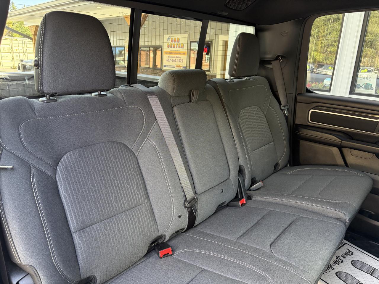 RAM 1500 Big Horn Crew Cab SWB 4WD 2023