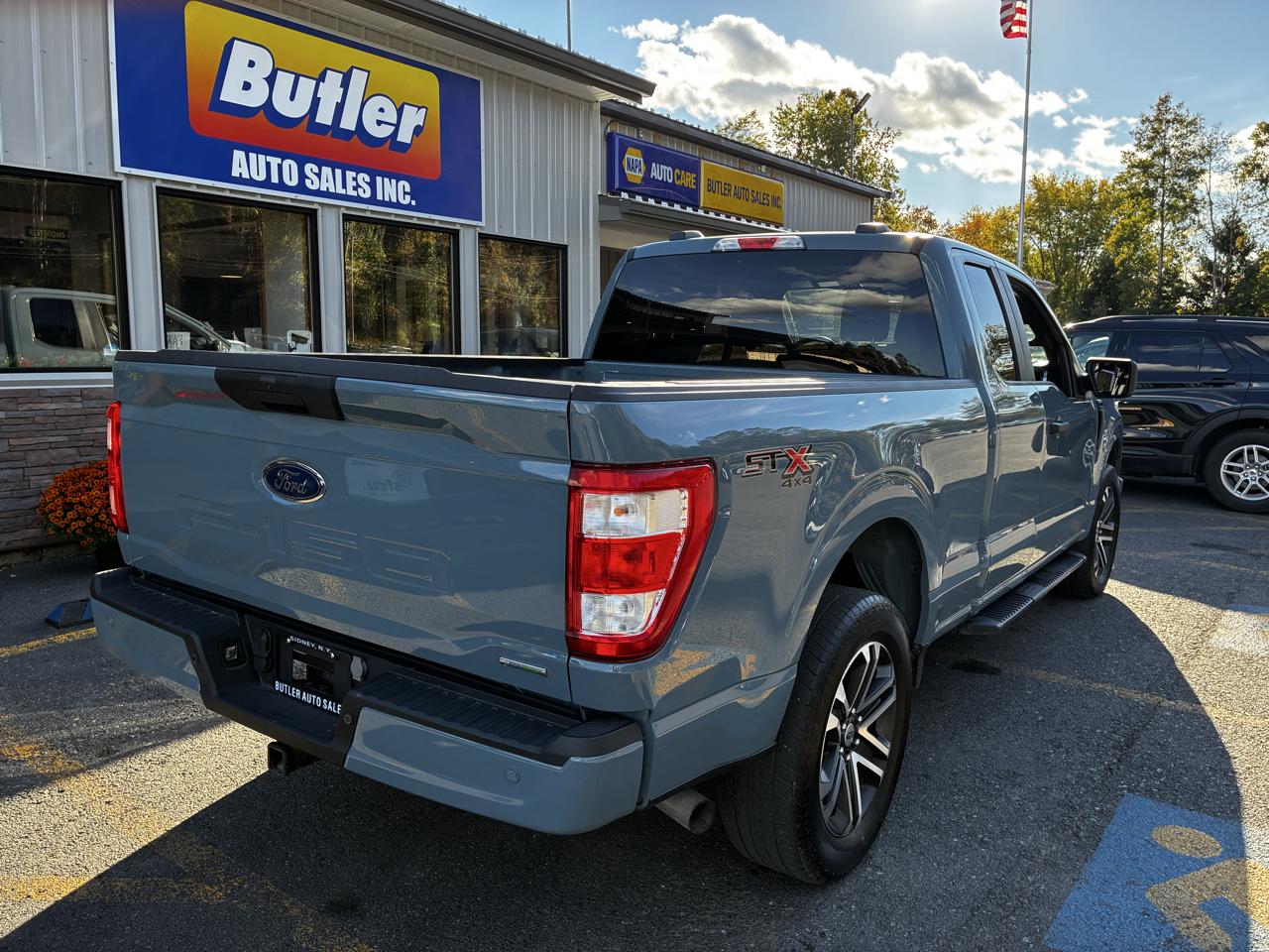 Ford F-150 XL SuperCab 6.5-ft. Bed 4WD 2023