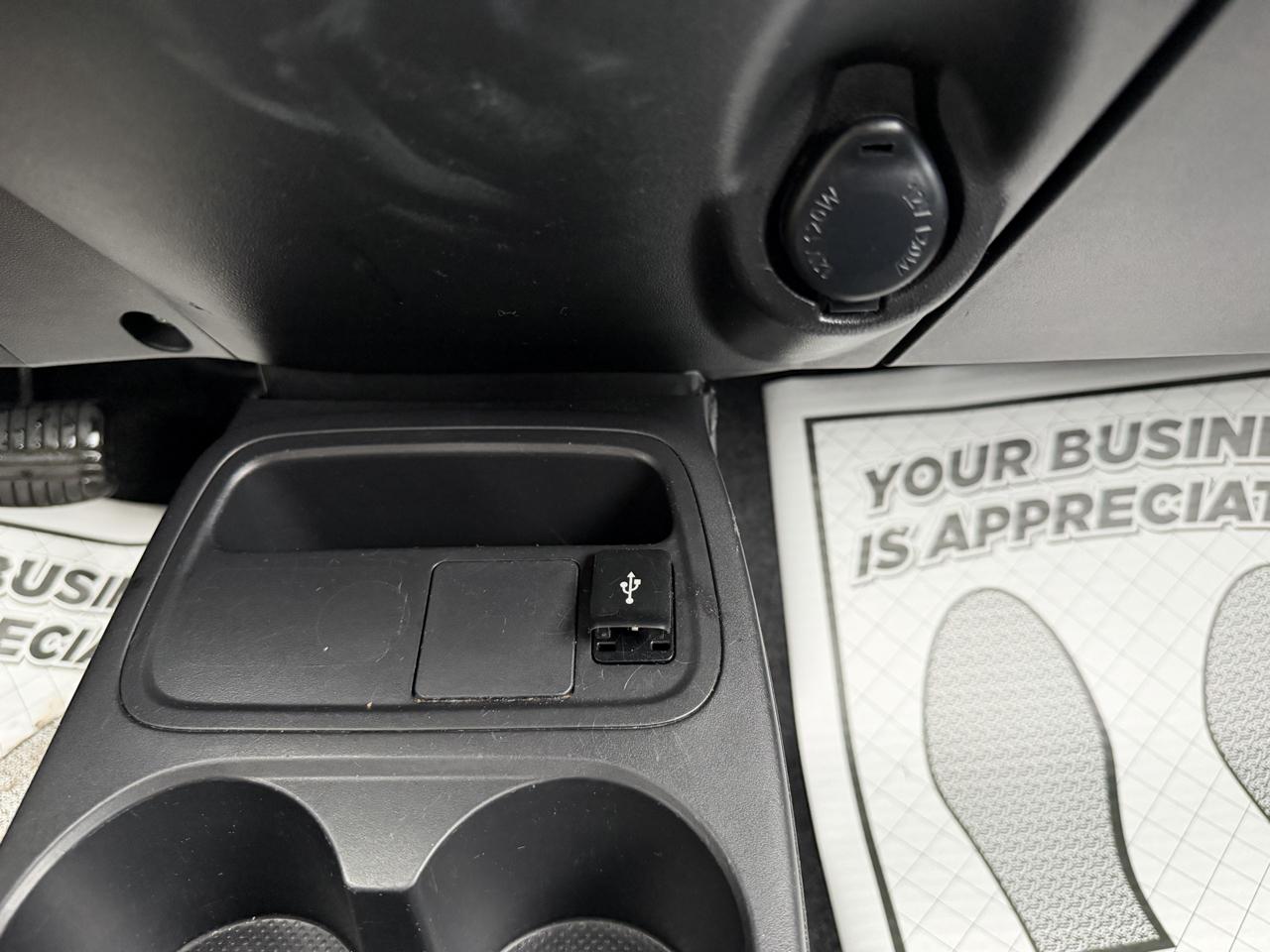 Mitsubishi Mirage ES CVT 2024
