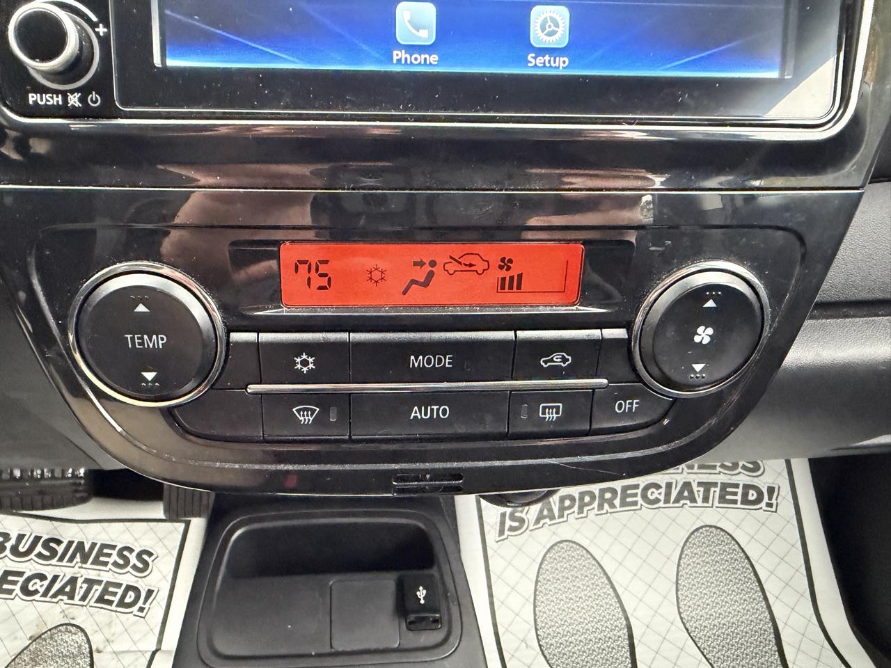 Mitsubishi Mirage ES CVT 2024