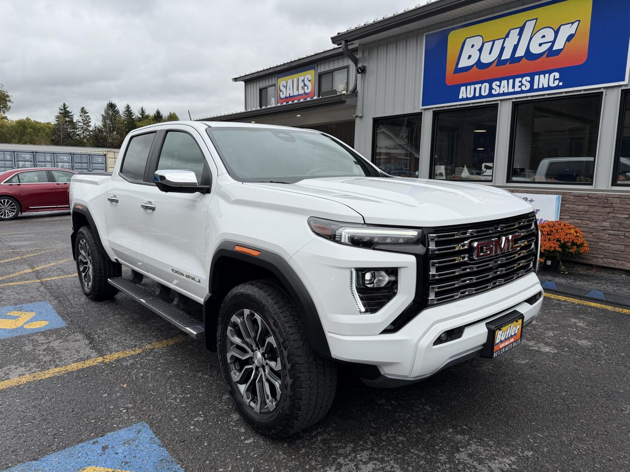 GMC Canyon Denali Crew Cab 4WD 2025