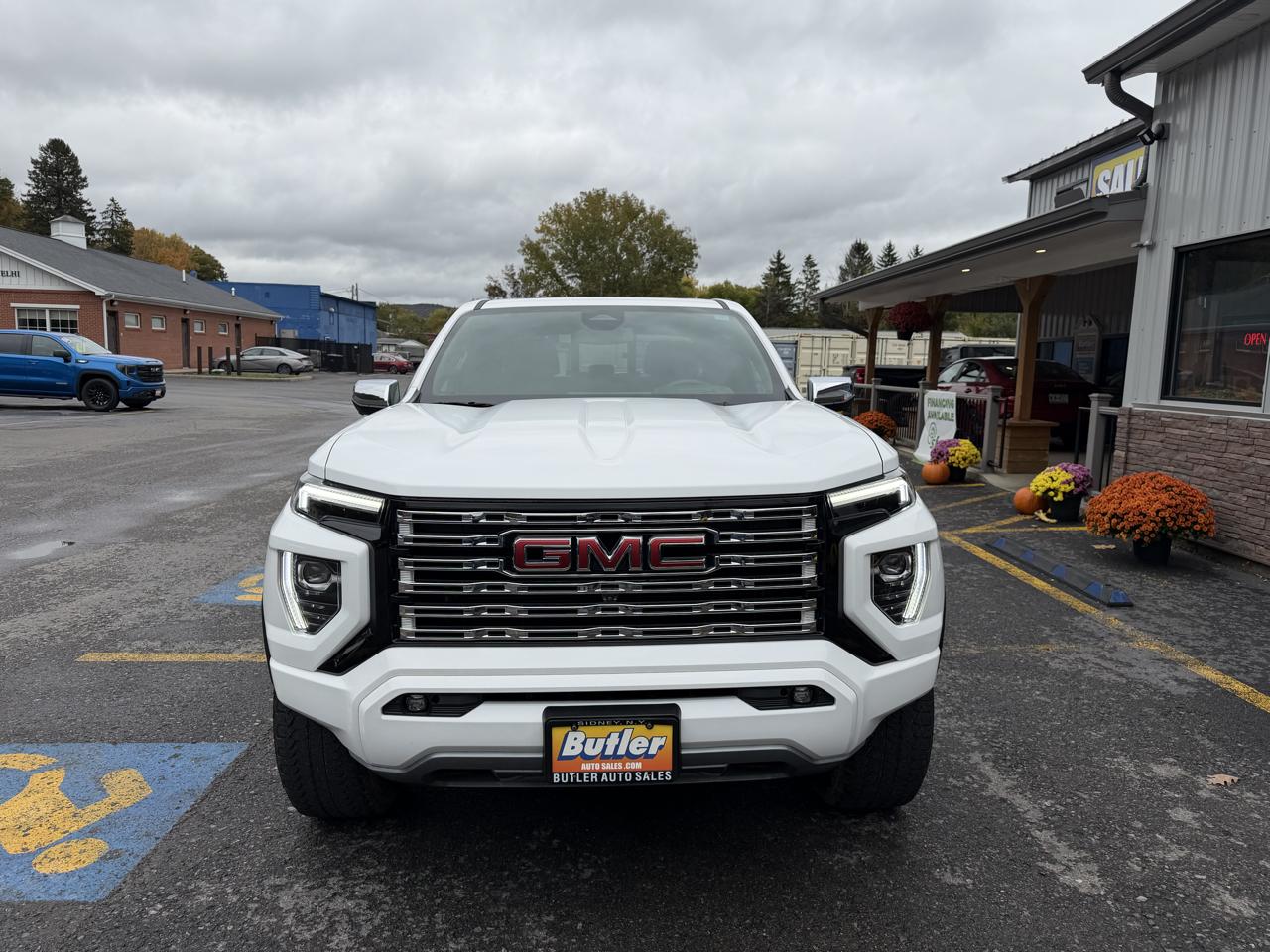 GMC Canyon Denali Crew Cab 4WD 2025