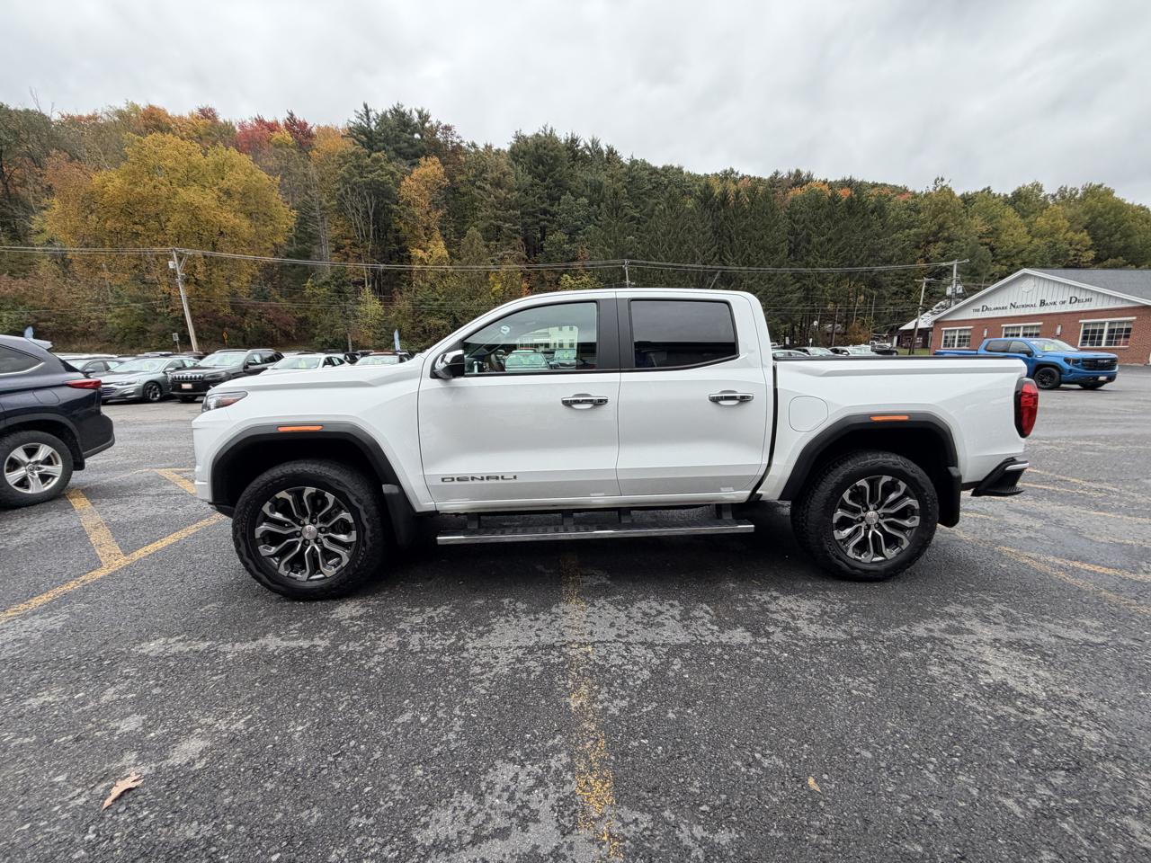 GMC Canyon Denali Crew Cab 4WD 2025