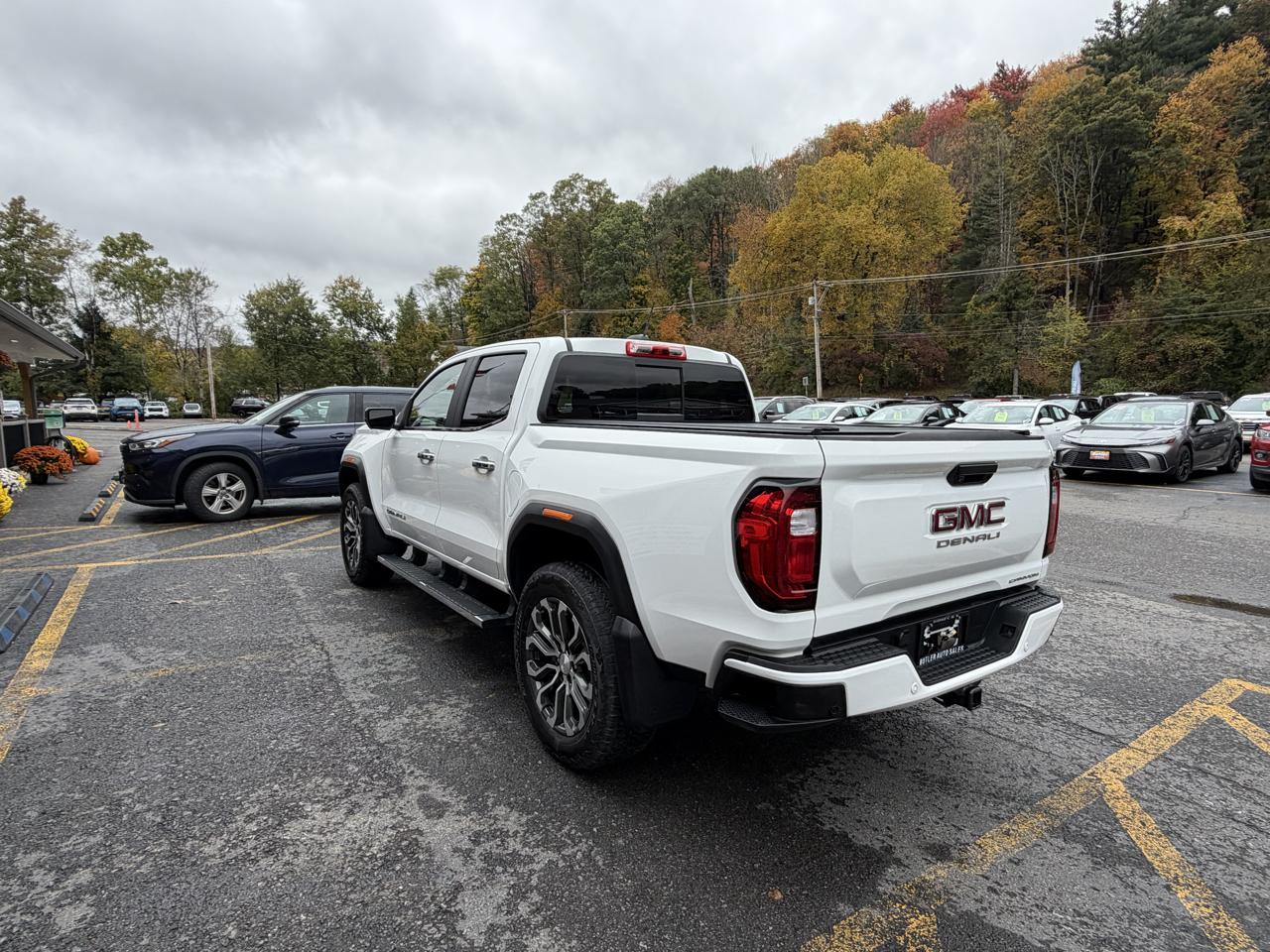 GMC Canyon Denali Crew Cab 4WD 2025