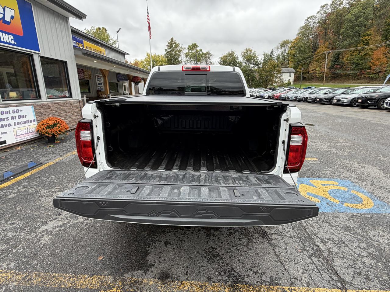 GMC Canyon Denali Crew Cab 4WD 2025