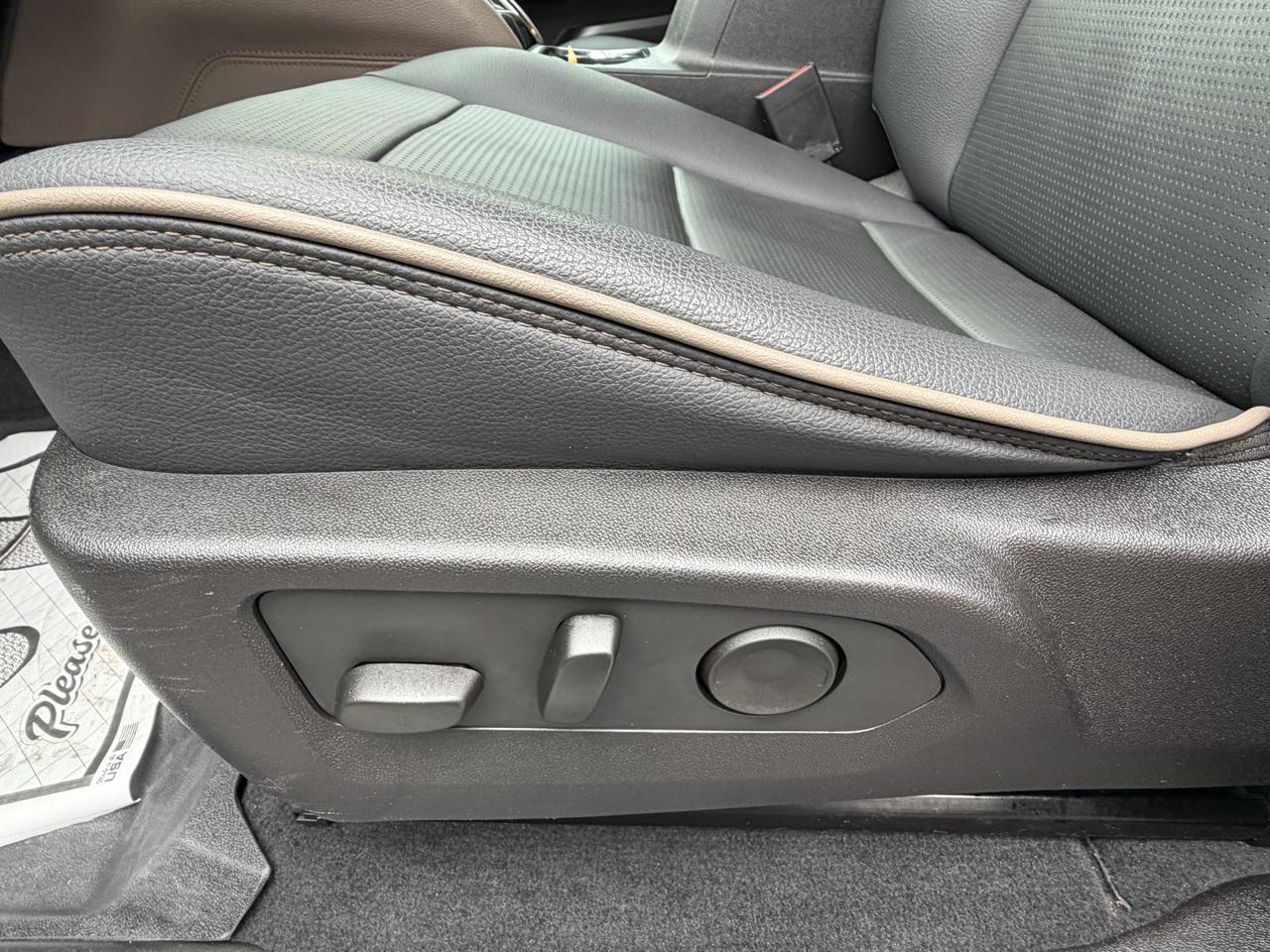 GMC Canyon Denali Crew Cab 4WD 2025