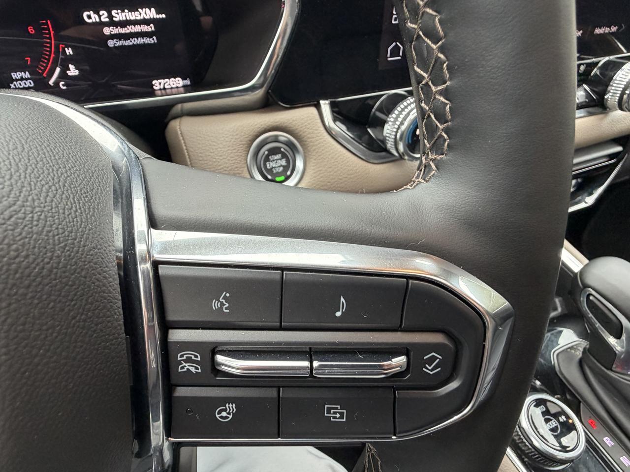 GMC Canyon Denali Crew Cab 4WD 2025