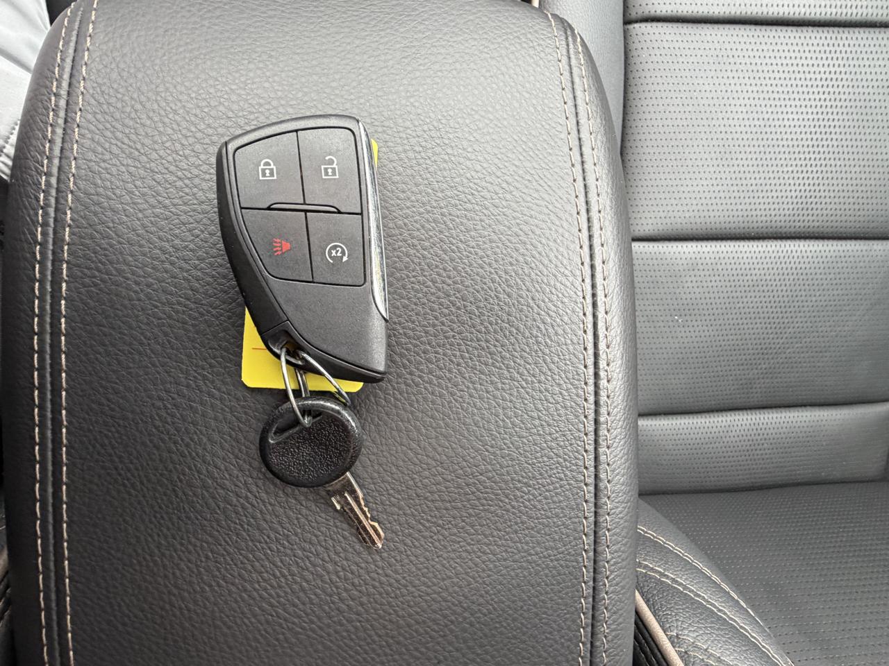 GMC Canyon Denali Crew Cab 4WD 2025
