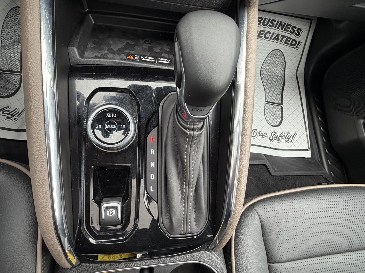 GMC Canyon Denali Crew Cab 4WD 2025