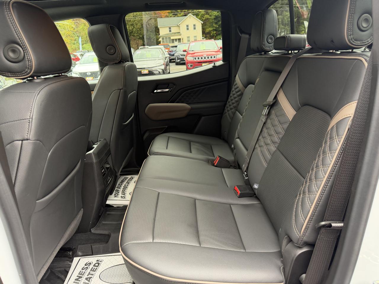 GMC Canyon Denali Crew Cab 4WD 2025