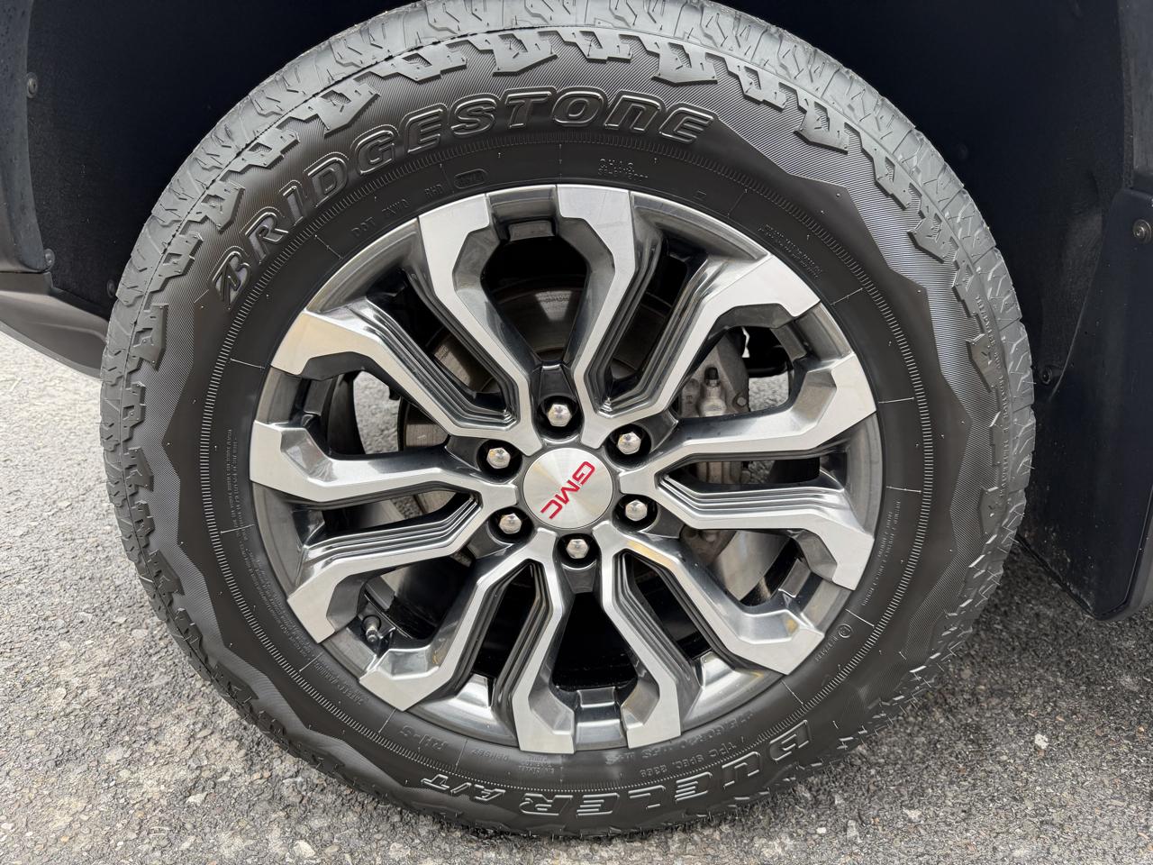 GMC Canyon Denali Crew Cab 4WD 2025