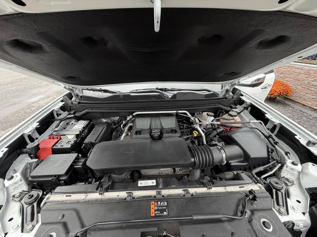GMC Canyon Denali Crew Cab 4WD 2025