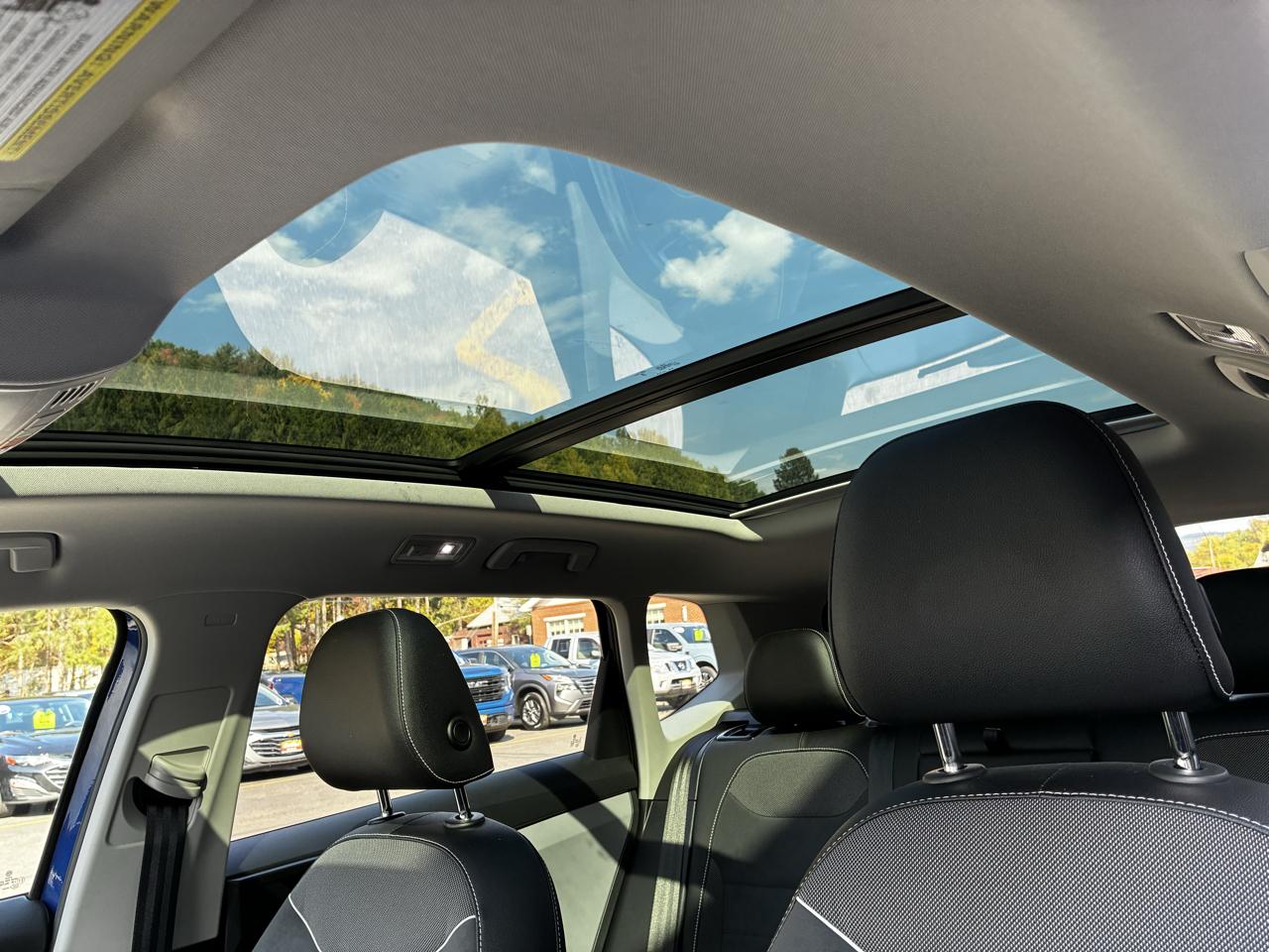 Volkswagen Taos SEL 4MOTION 2023