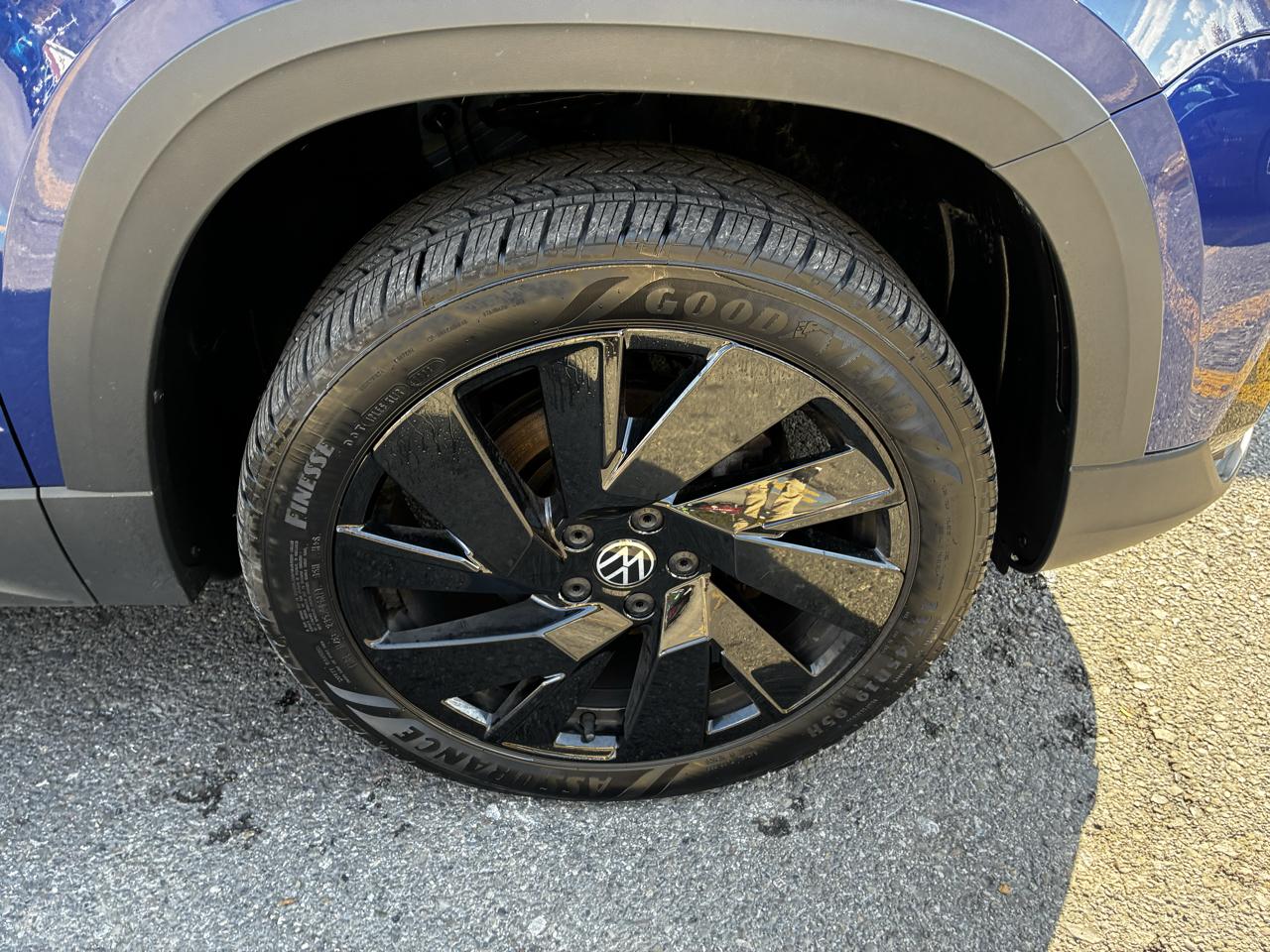 Volkswagen Taos SEL 4MOTION 2023