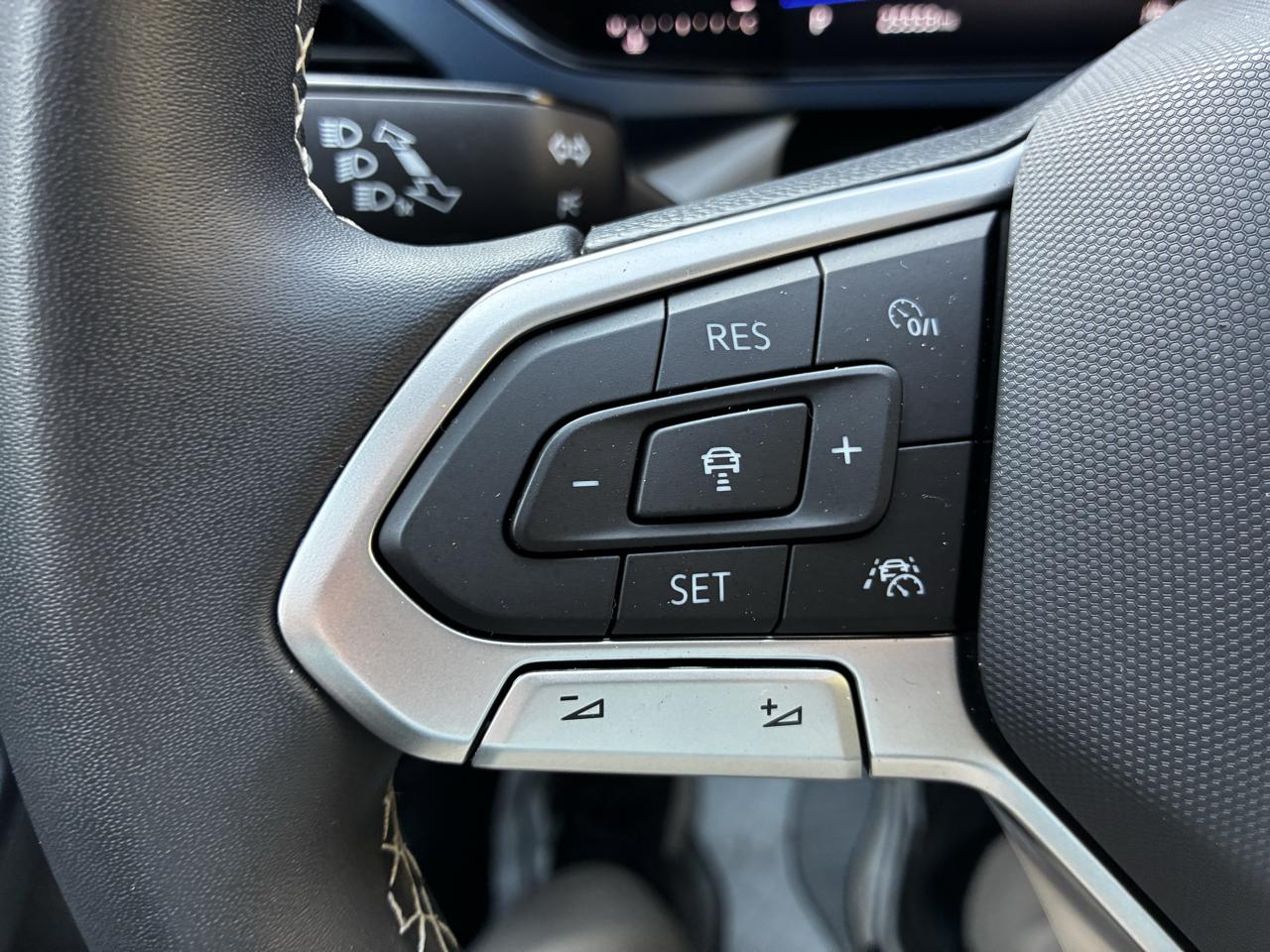 Volkswagen Taos SEL 4MOTION 2023