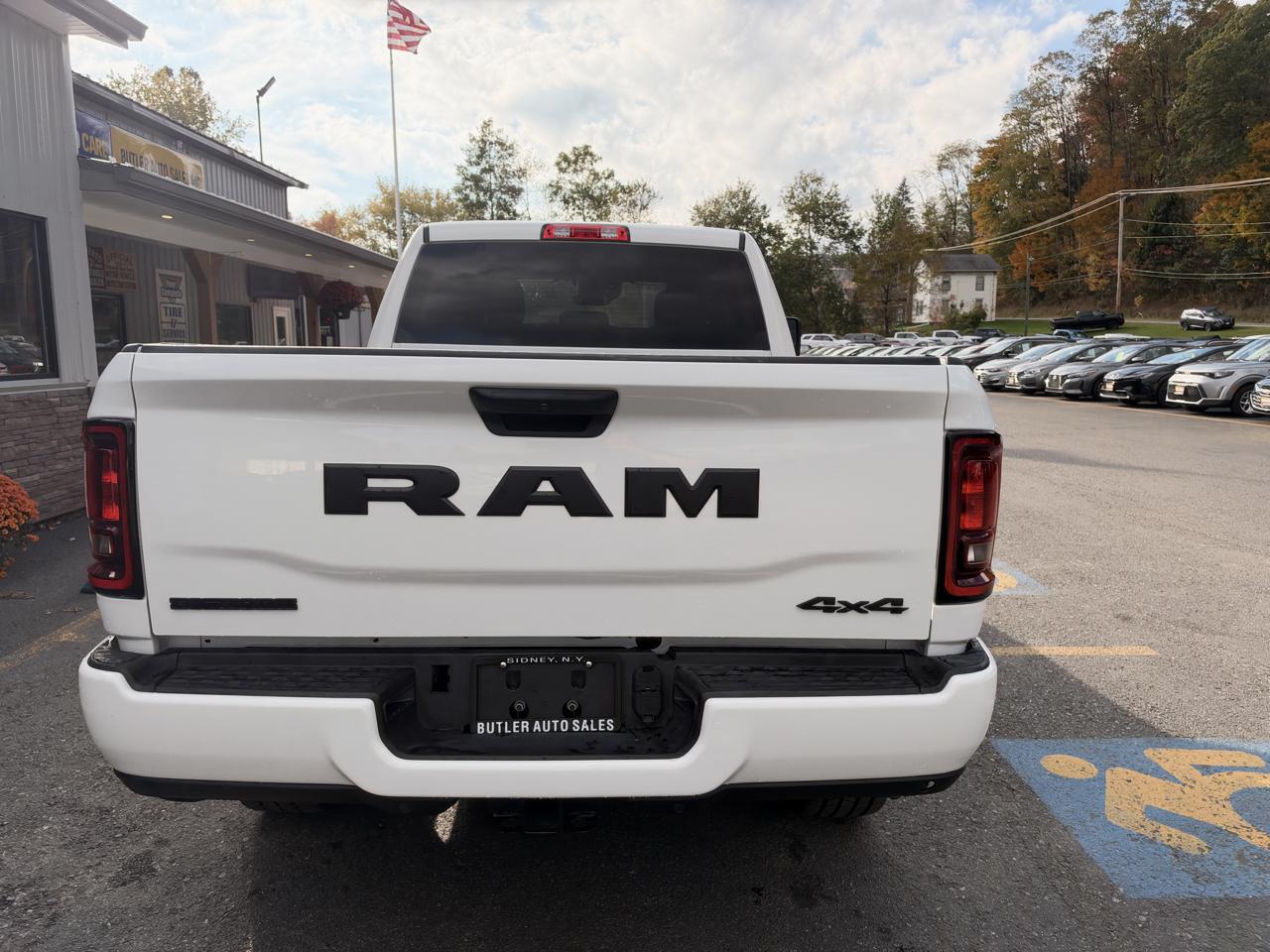 RAM 2500 Tradesman Crew Cab SWB 4WD 2026