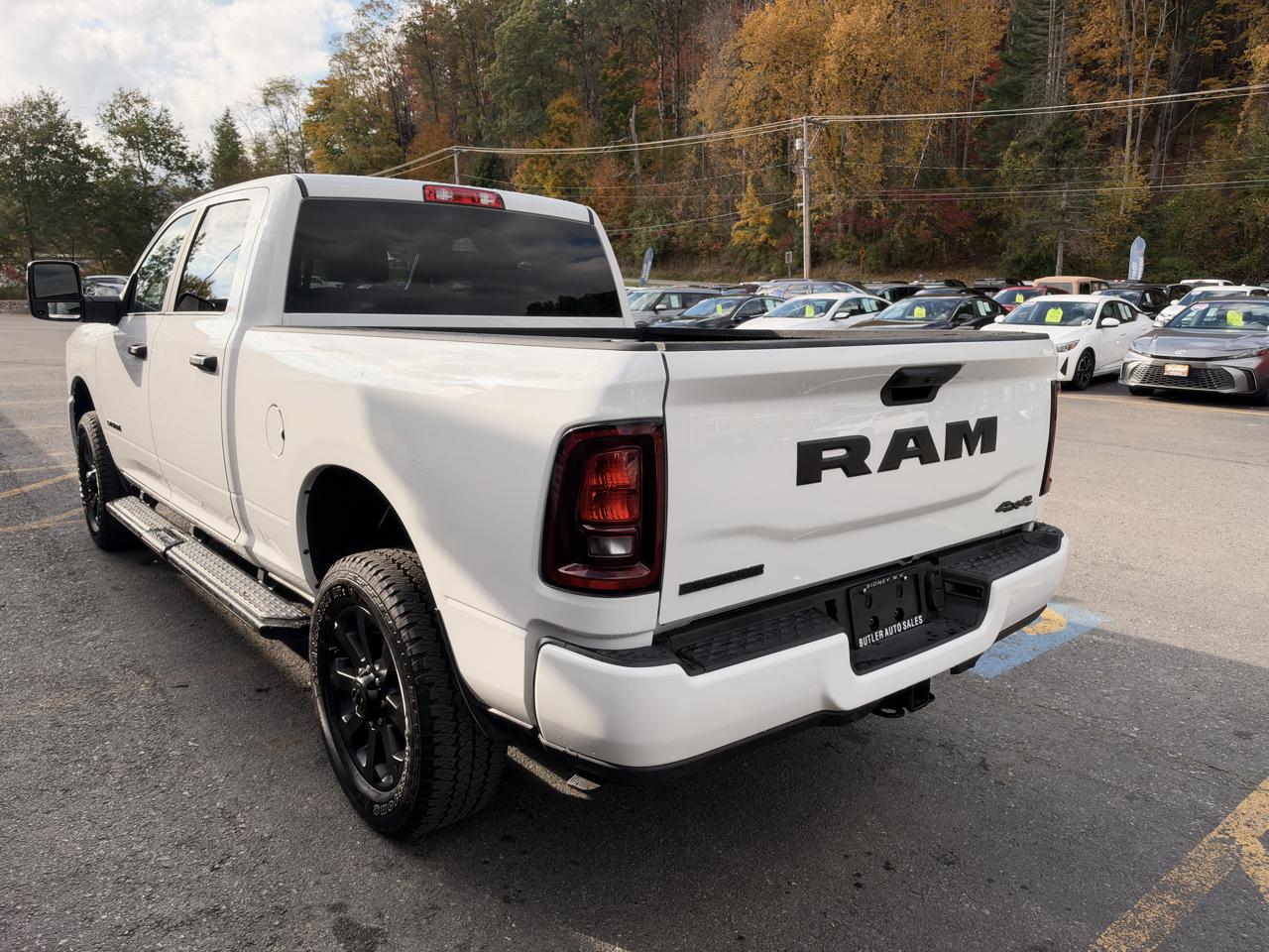 RAM 2500 Tradesman Crew Cab SWB 4WD 2026