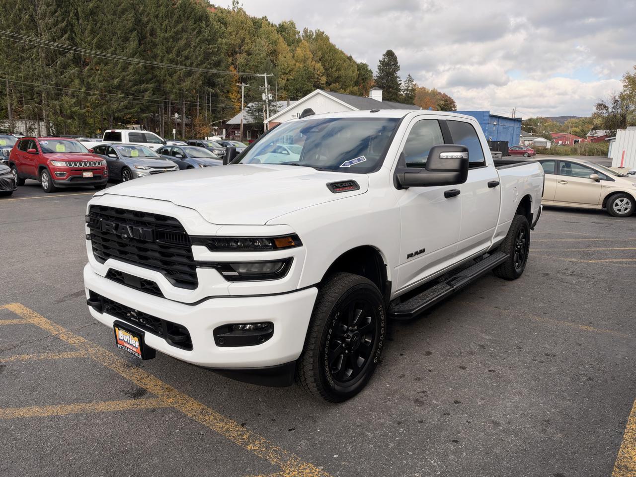RAM 2500 Tradesman Crew Cab SWB 4WD 2026