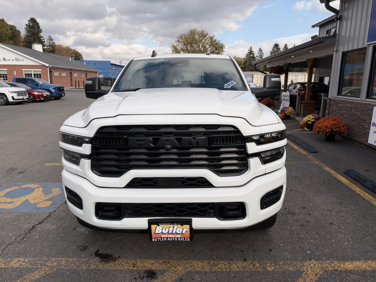 RAM 2500 Tradesman Crew Cab SWB 4WD 2026