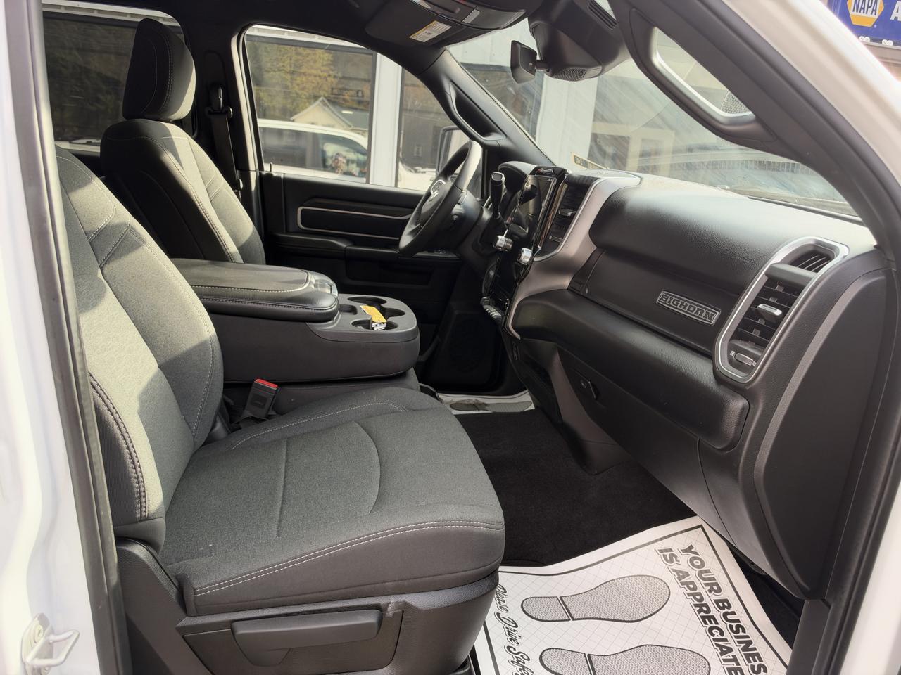RAM 2500 Tradesman Crew Cab SWB 4WD 2026