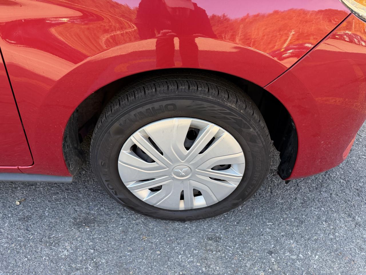 Mitsubishi Mirage ES CVT 2024