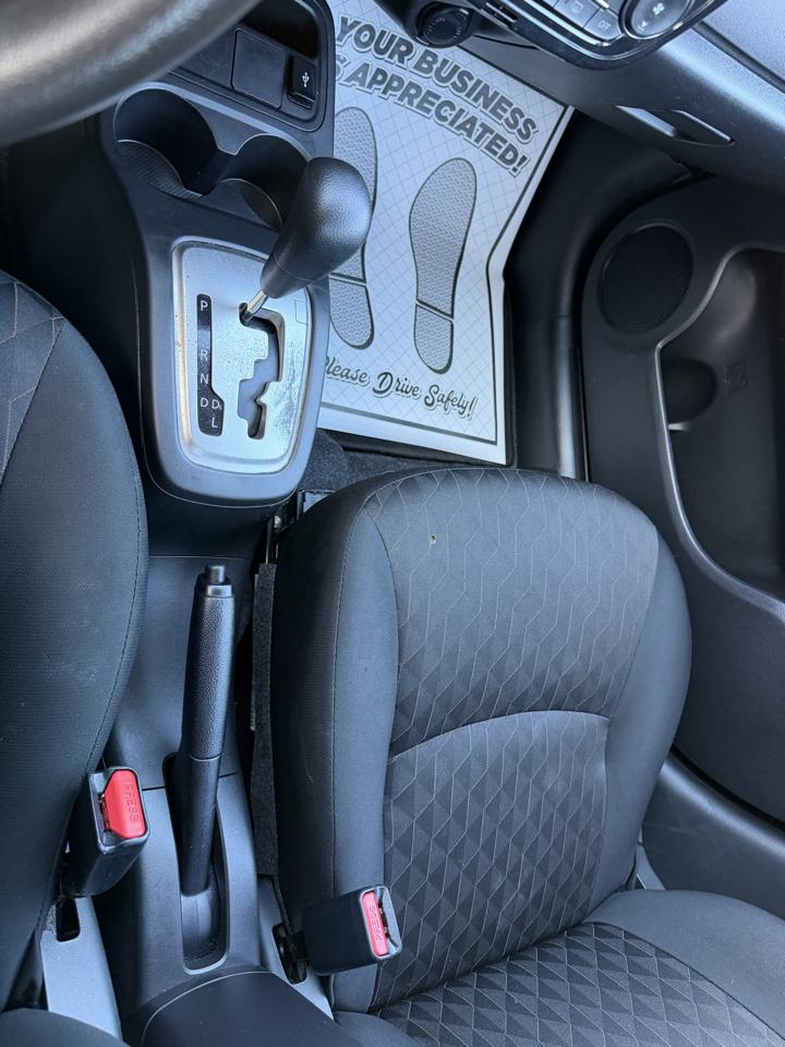 Mitsubishi Mirage ES CVT 2024