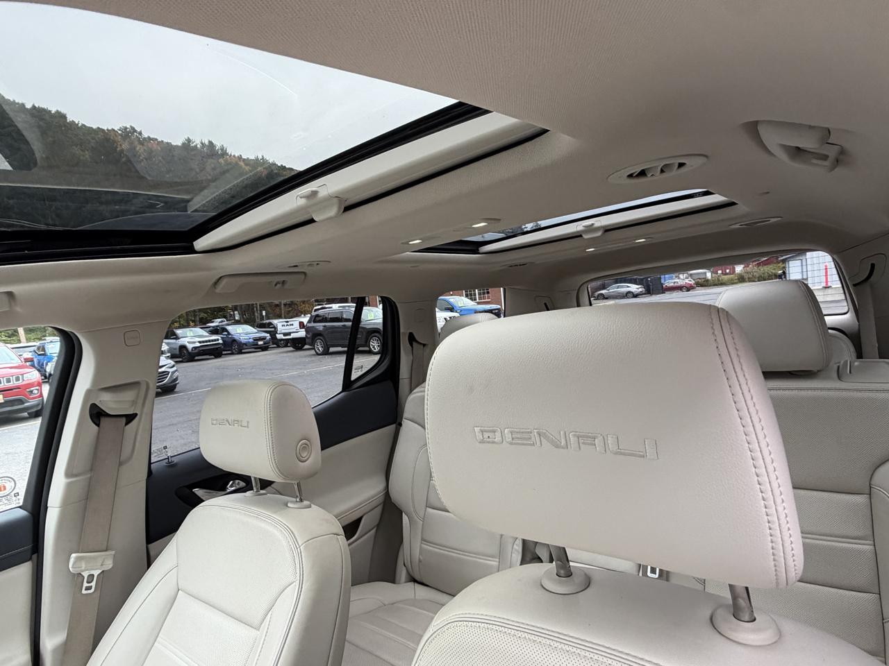 GMC Acadia Denali AWD 2022