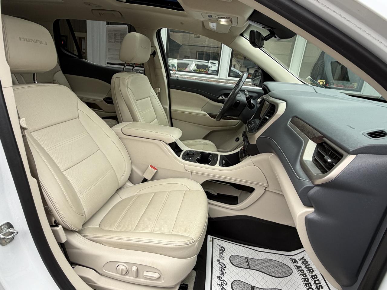 GMC Acadia Denali AWD 2022