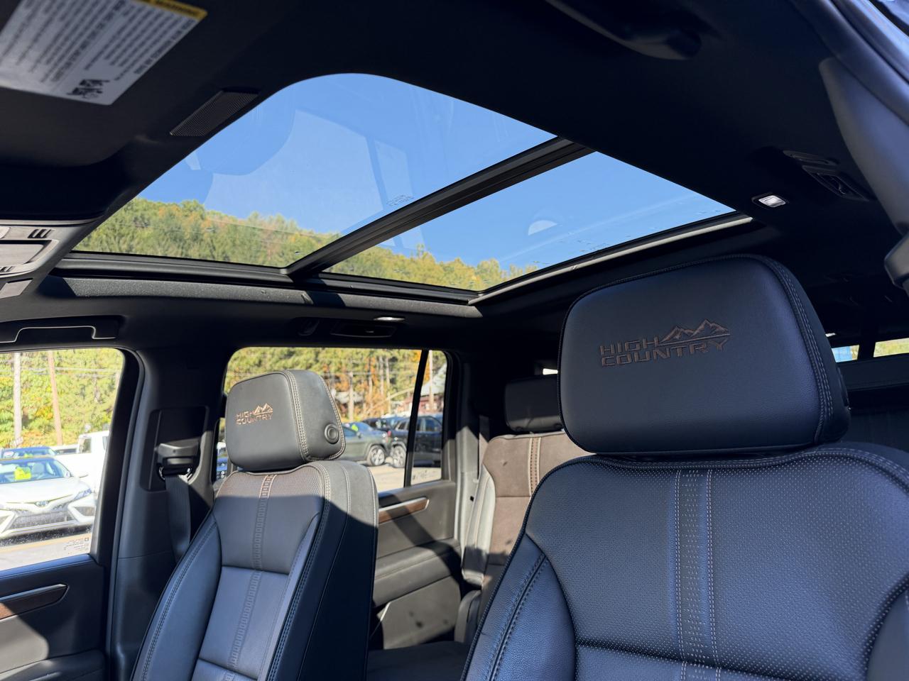 Chevrolet Suburban High Country 4WD 2025