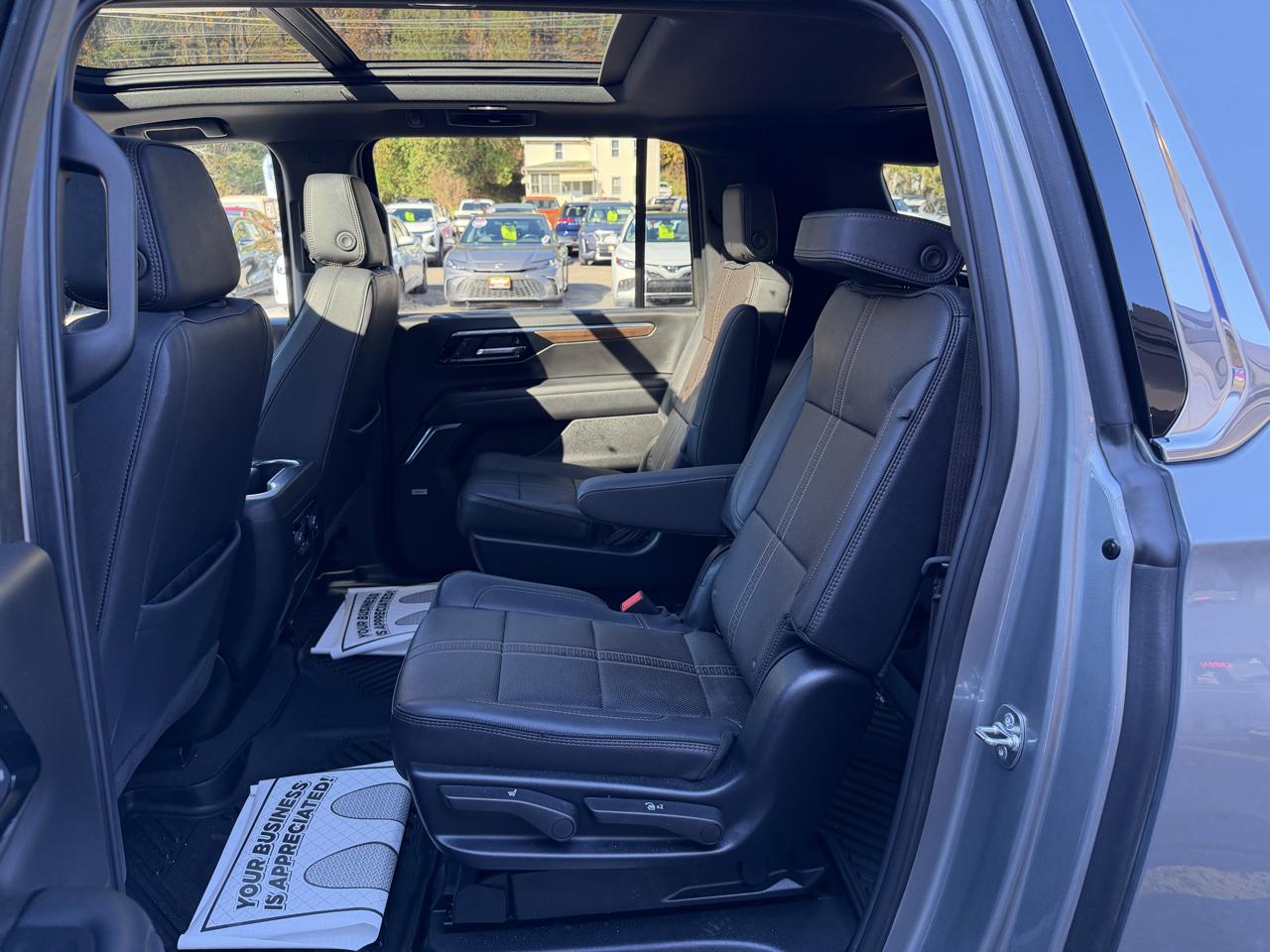 Chevrolet Suburban High Country 4WD 2025