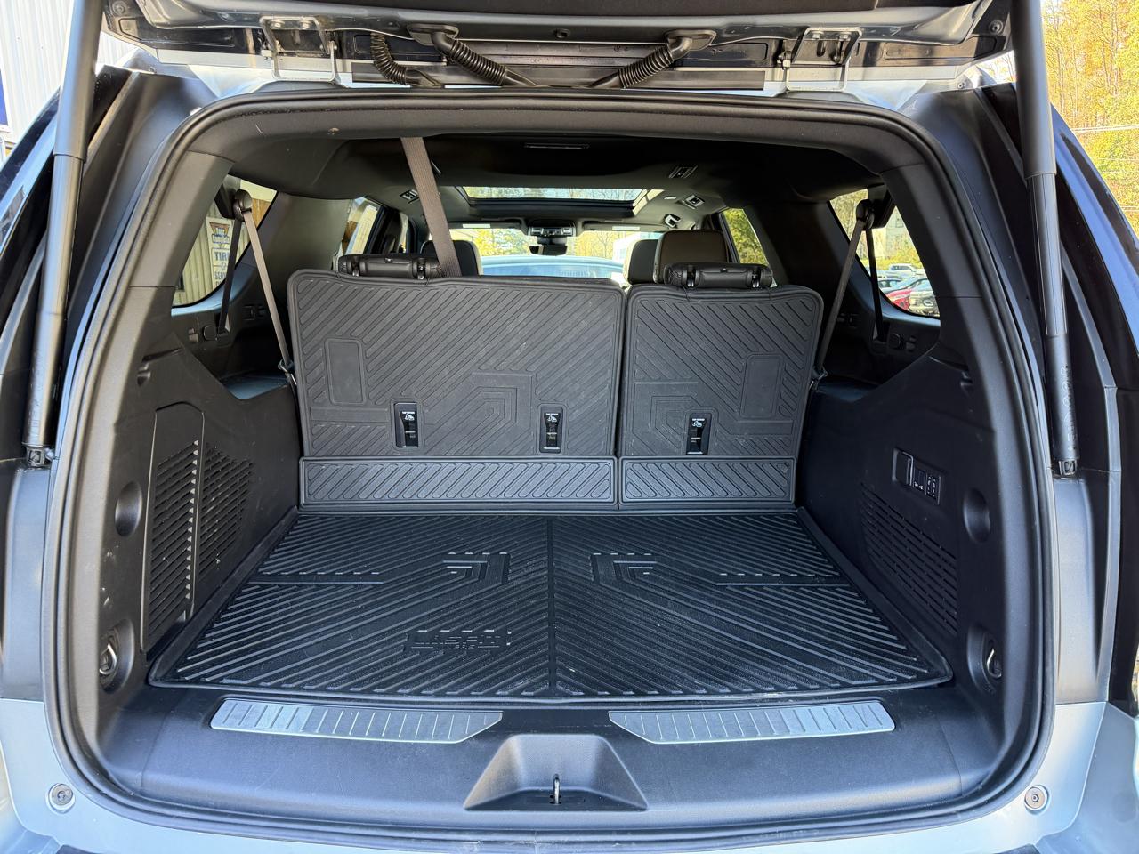 Chevrolet Suburban High Country 4WD 2025