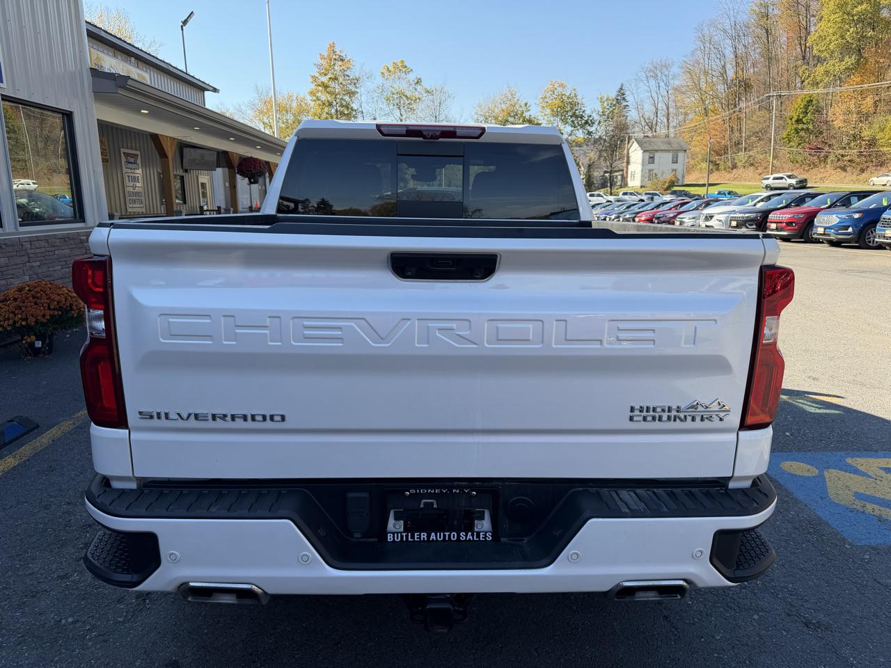 Chevrolet Silverado 1500 High Country Crew Cab 4WD 2024