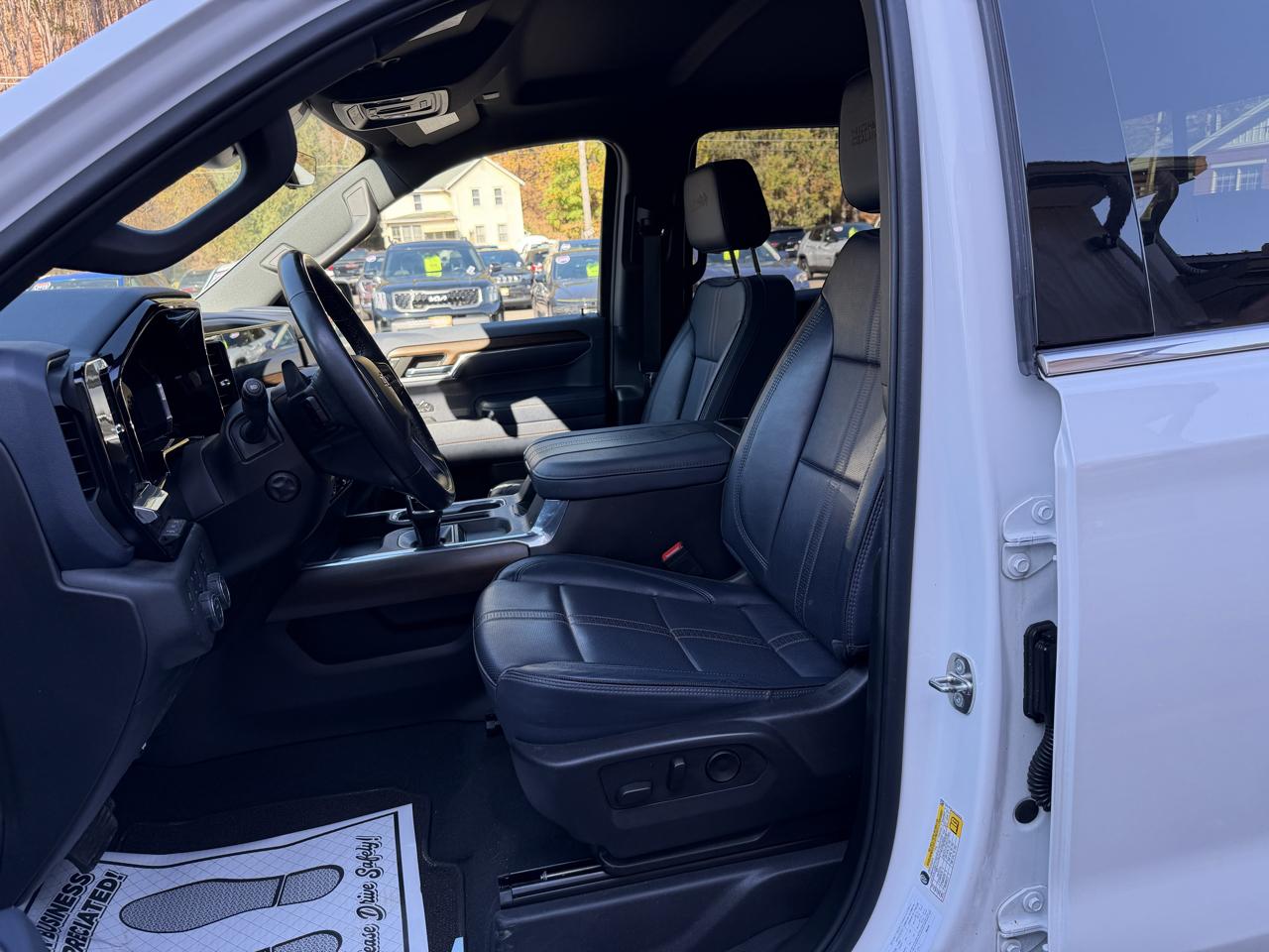Chevrolet Silverado 1500 High Country Crew Cab 4WD 2024