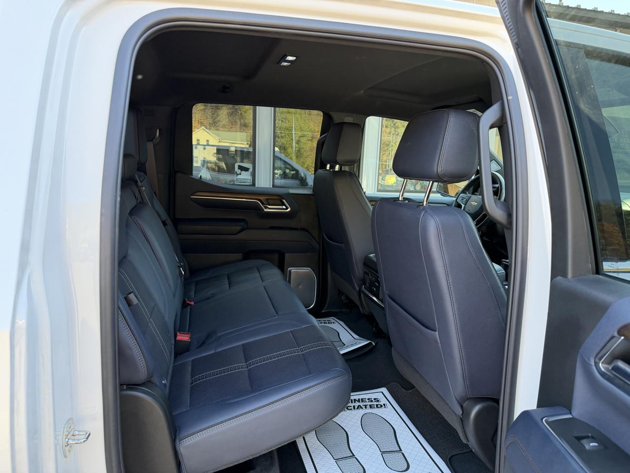 Chevrolet Silverado 1500 High Country Crew Cab 4WD 2024