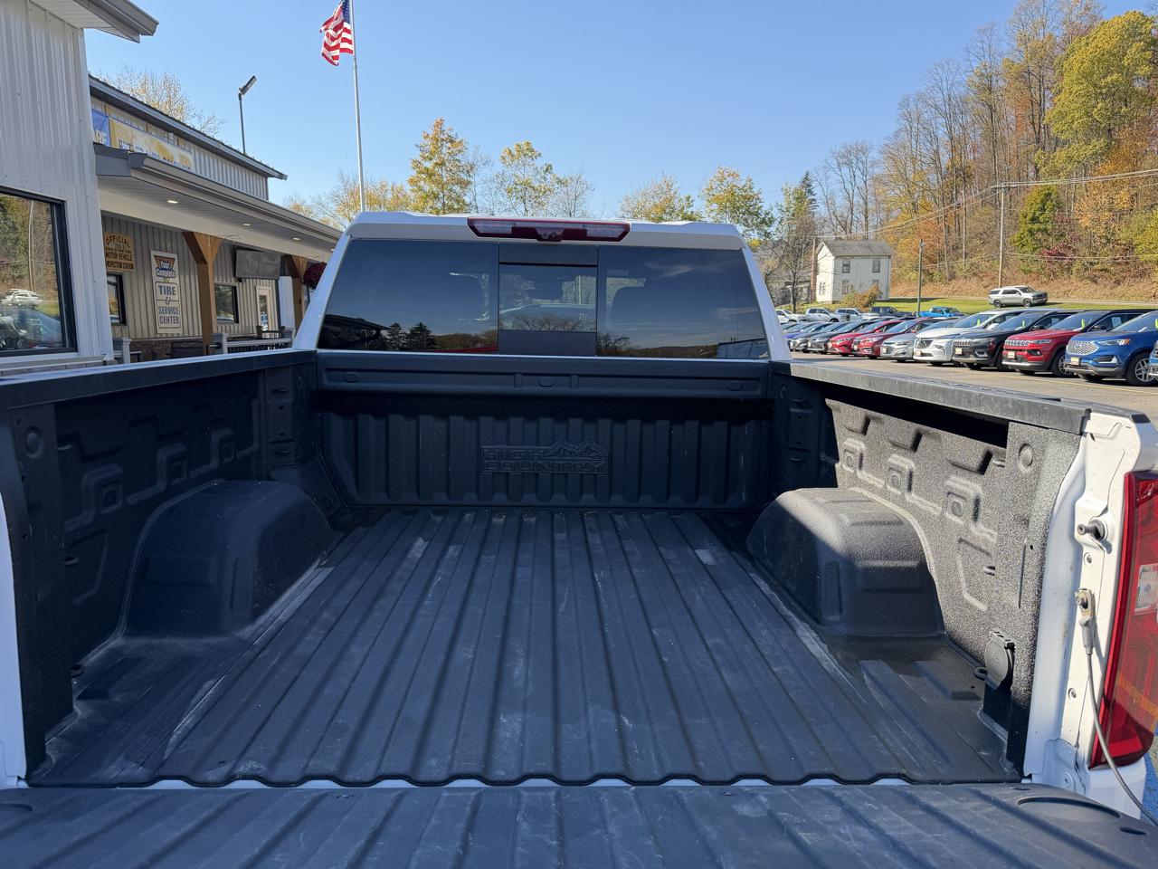 Chevrolet Silverado 1500 High Country Crew Cab 4WD 2024