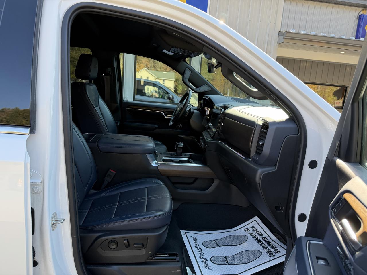 Chevrolet Silverado 1500 High Country Crew Cab 4WD 2024